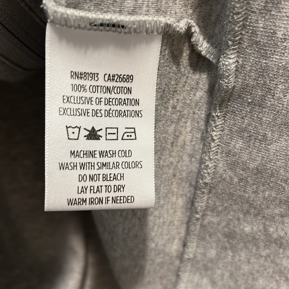 Men’s full zip Robert Graham. Lightweight, soft. Grey. 2XL. Great condition! - Picture 4 of 4